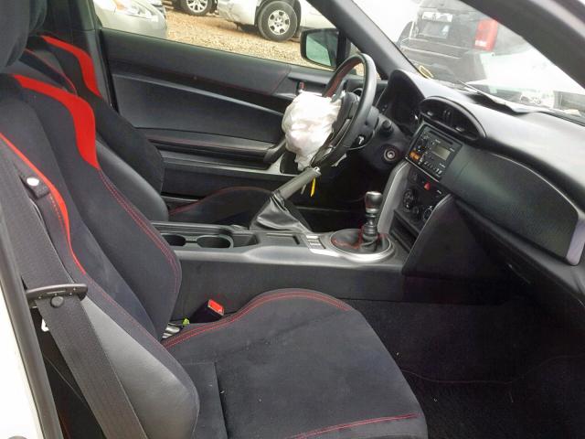 JF1ZNAA19D1725835 - 2013 TOYOTA SCION FR-S WHITE photo 5