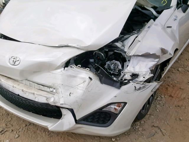 JF1ZNAA19D1725835 - 2013 TOYOTA SCION FR-S WHITE photo 9