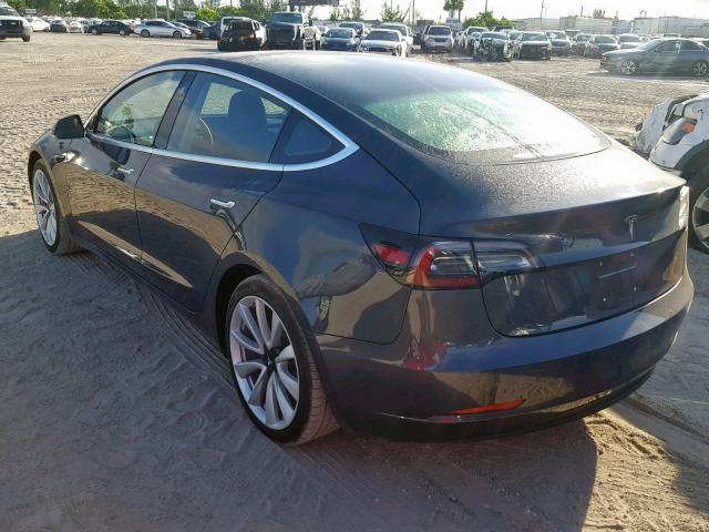 5YJ3E1EBXJF068839 - 2018 TESLA MODEL 3 GRAY photo 3