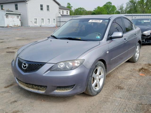 JM1BK32F261522850 - 2006 MAZDA 3 I GRAY photo 2