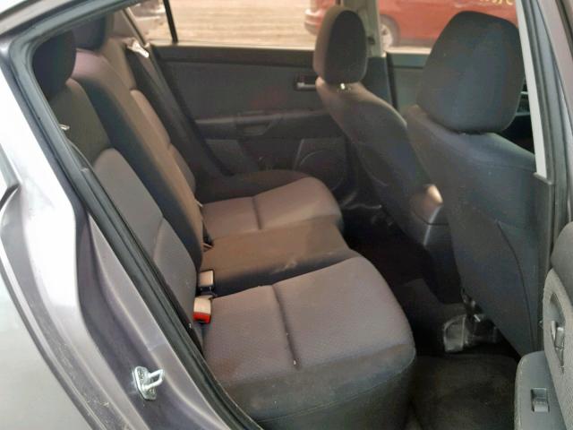 JM1BK32F261522850 - 2006 MAZDA 3 I GRAY photo 6