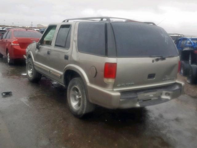 1GNCS13W412113959 - 2001 CHEVROLET BLAZER TAN photo 3