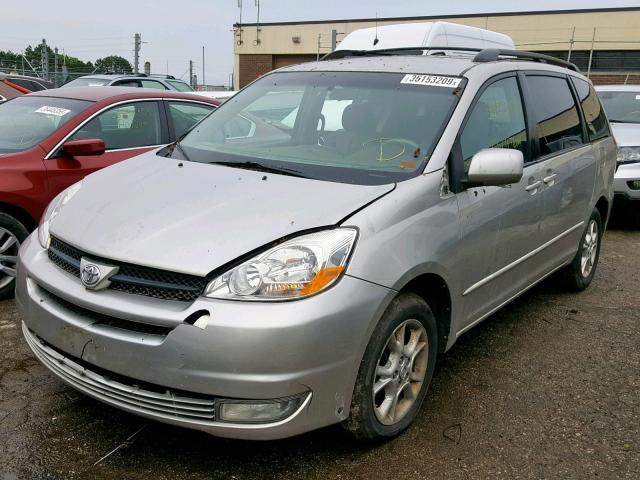 5TDBA22C25S035426 - 2005 TOYOTA SIENNA XLE SILVER photo 2