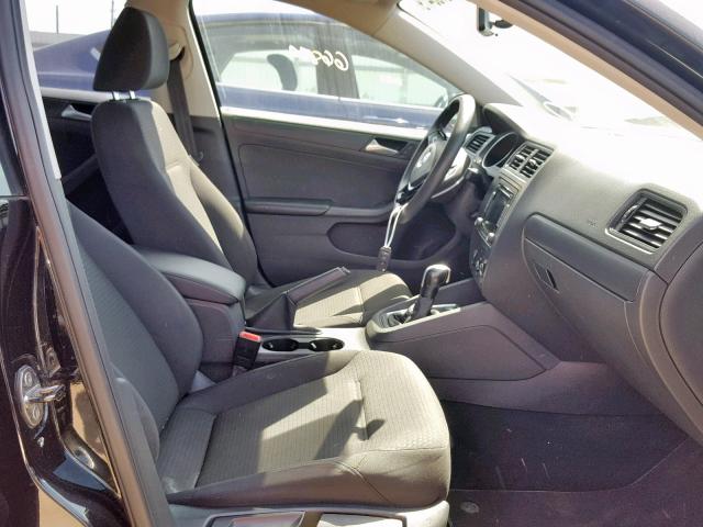 3VW2K7AJXFM353688 - 2015 VOLKSWAGEN JETTA BASE BLACK photo 5
