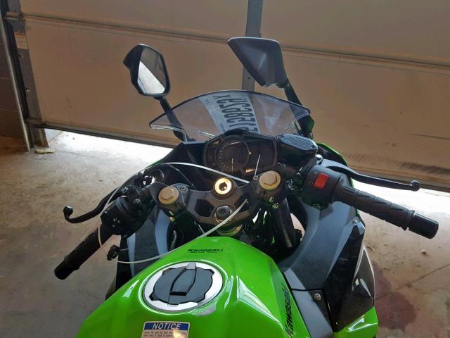 JKAEXKG18JDA14103 - 2018 KAWASAKI EX400 GREEN photo 5