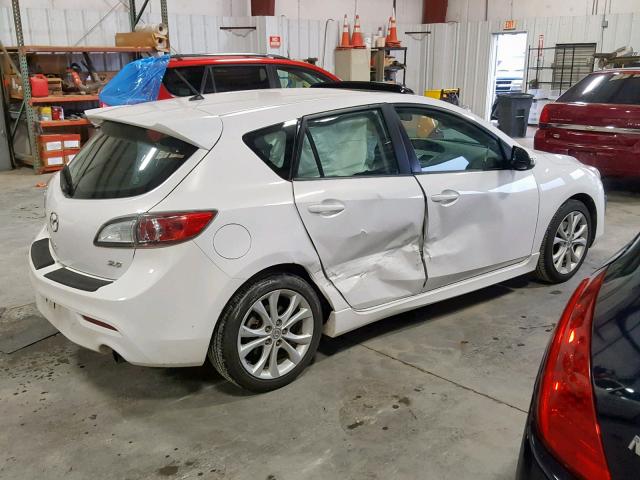 JM1BL1H55A1150736 - 2010 MAZDA 3 S WHITE photo 9