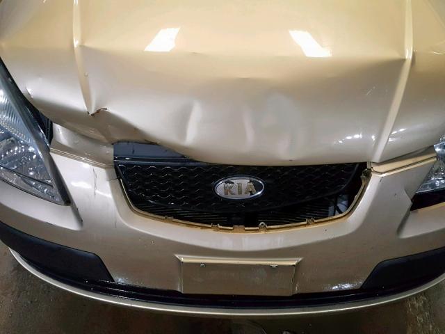 KNADE223796502923 - 2009 KIA RIO BASE GOLD photo 9