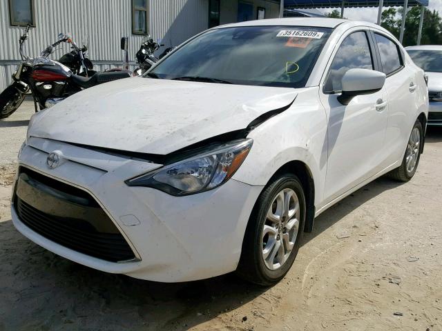 3MYDLBZV3GY140631 - 2016 TOYOTA SCION IA WHITE photo 2