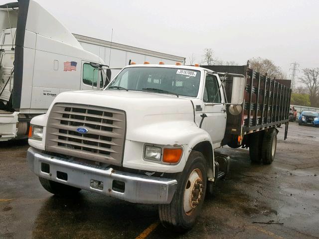 1FDNF80C0TVA23956 - 1996 FORD F800 WHITE photo 2