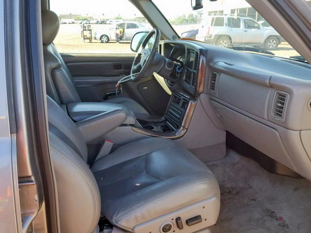 1GKFK66U25J235748 - 2005 GMC YUKON XL D TAN photo 5