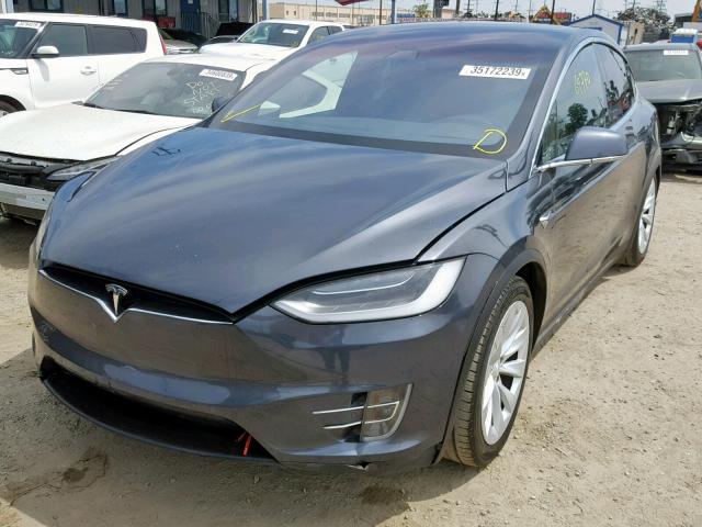 5YJXCBE27HF034820 - 2017 TESLA MODEL X GRAY photo 2