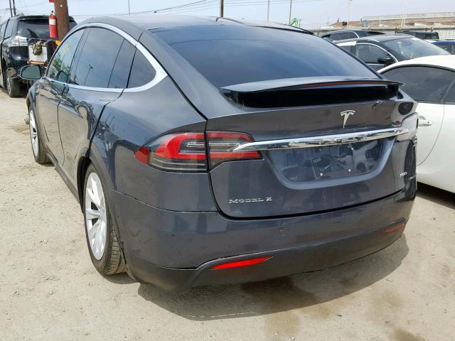 5YJXCBE27HF034820 - 2017 TESLA MODEL X GRAY photo 3