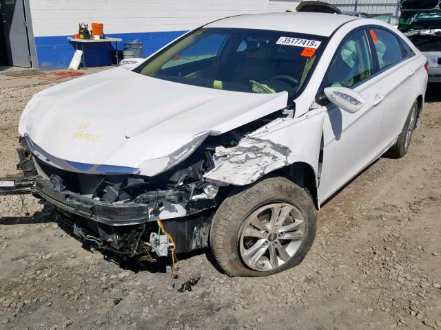 5NPEB4AC7EH886148 - 2014 HYUNDAI SONATA GLS WHITE photo 2