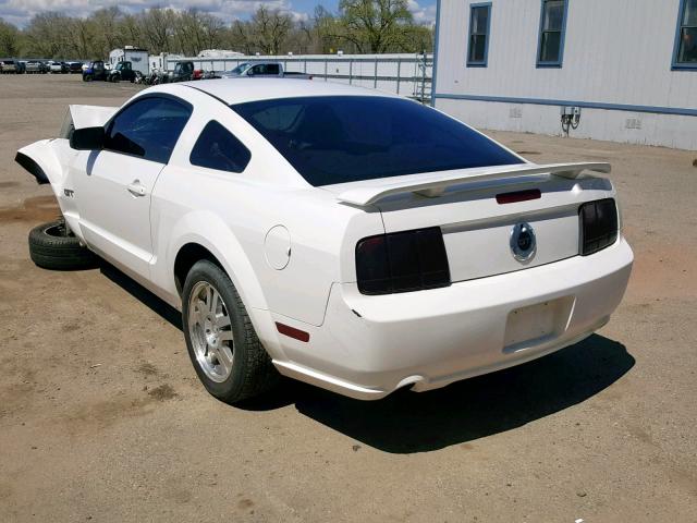 1ZVHT82H065237706 - 2006 FORD MUSTANG GT WHITE photo 3