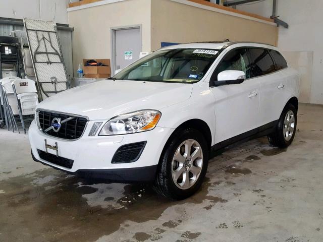 YV4952DL7D2398162 - 2013 VOLVO XC60 3.2 WHITE photo 2