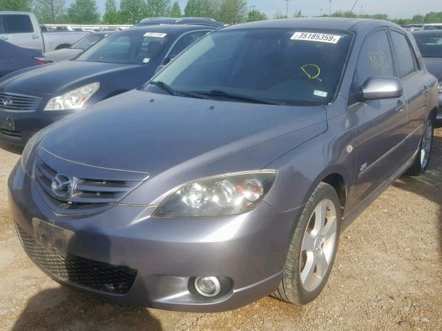 JM1BK343661425802 - 2006 MAZDA 3 HATCHBAC GRAY photo 2