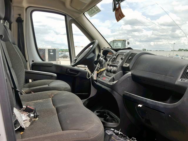 3C6TRVCGXHE523531 - 2017 RAM PROMASTER WHITE photo 5