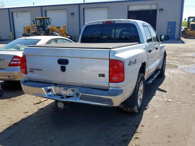 1D7HW48N25S245425 - 2005 DODGE DAKOTA QUA SILVER photo 4