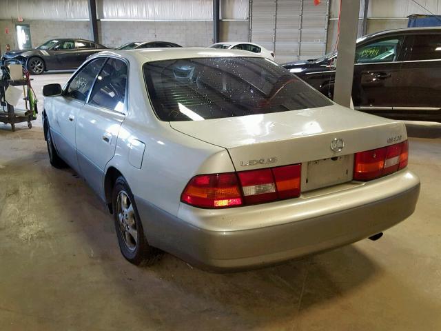 JT8BF28G9X0188000 - 1999 LEXUS ES 300 GRAY photo 3