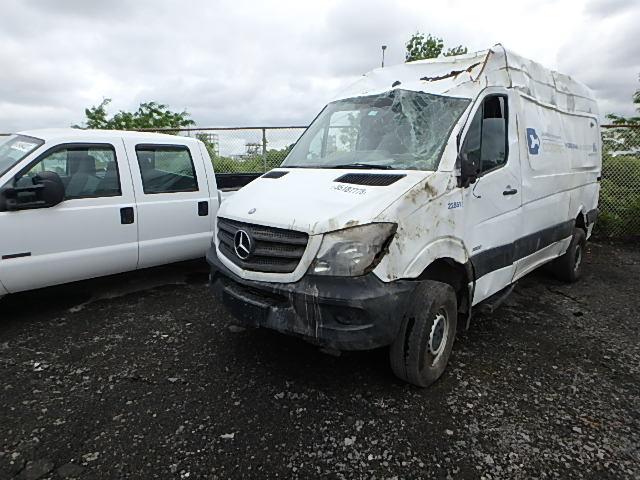 WD3CE7CC8FP158965 - 2015 MERCEDES-BENZ SPRINTER 2 WHITE photo 2