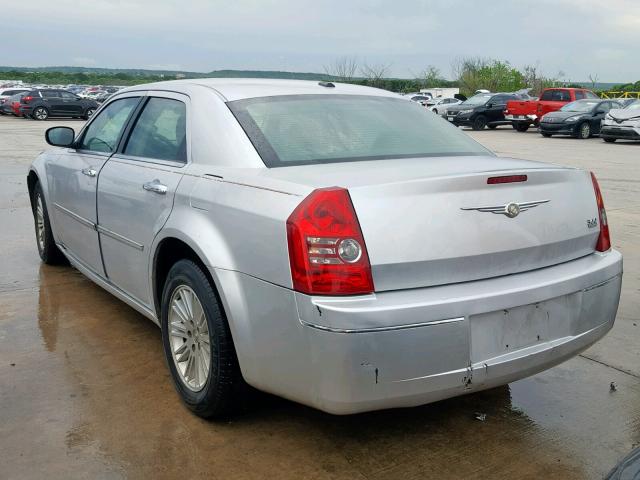 2C3CA5CV0AH327093 - 2010 CHRYSLER 300 TOURIN SILVER photo 3