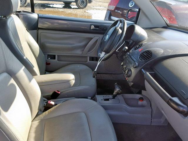 3VWSF31Y16M305104 - 2006 VOLKSWAGEN NEW BEETLE Grau Foto 5