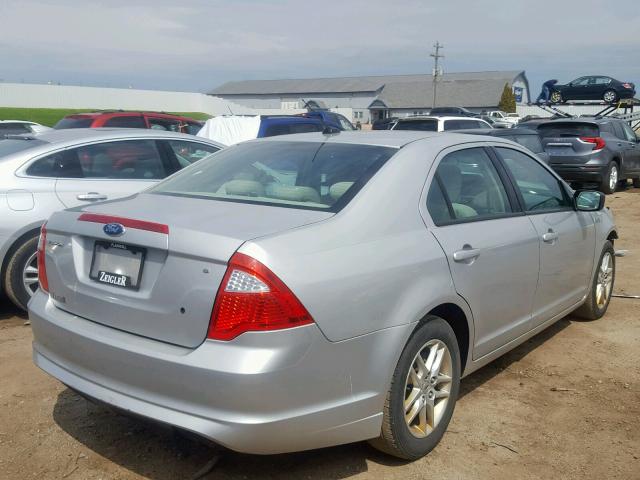 3FAHP0GA0AR361927 - 2010 FORD FUSION S SILVER photo 4