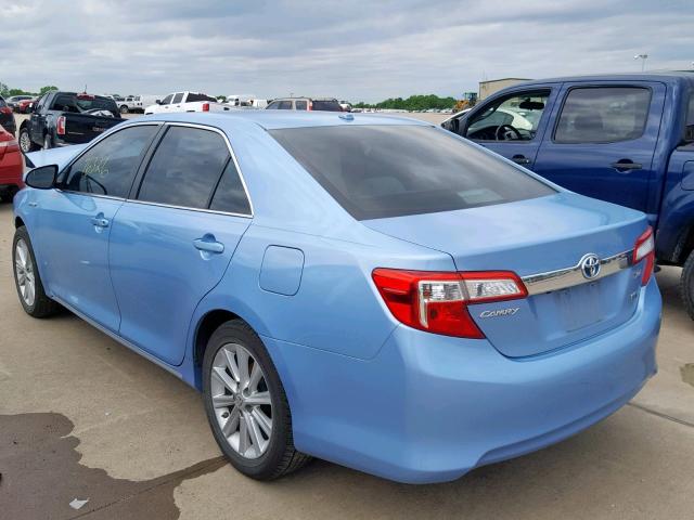 4T1BD1FKXEU105619 - 2014 TOYOTA CAMRY HYBR BLUE photo 3