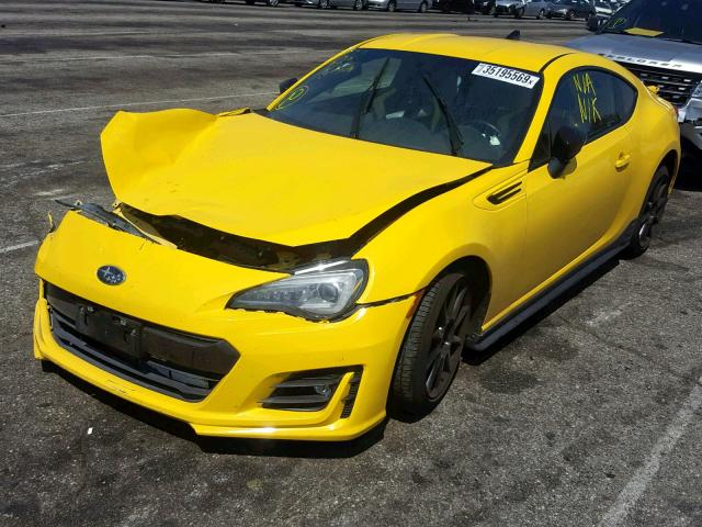 JF1ZCAC11H9601584 - 2017 SUBARU BRZ 2.0 LI YELLOW photo 2