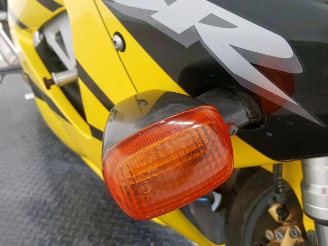 JH2SC44131M100637 - 2001 HONDA CBR900 RR TWO TONE photo 12