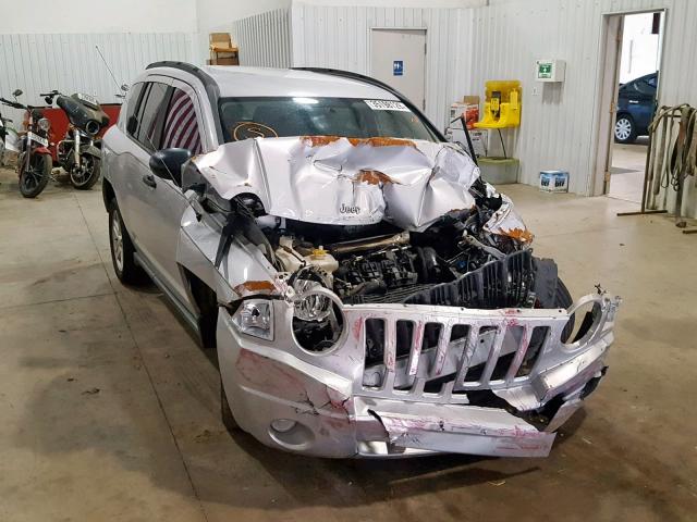 1J8FF47W27D581961 - 2007 JEEP COMPASS SILVER photo 1