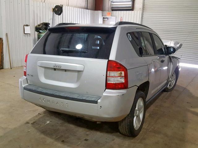 1J8FF47W27D581961 - 2007 JEEP COMPASS SILVER photo 4