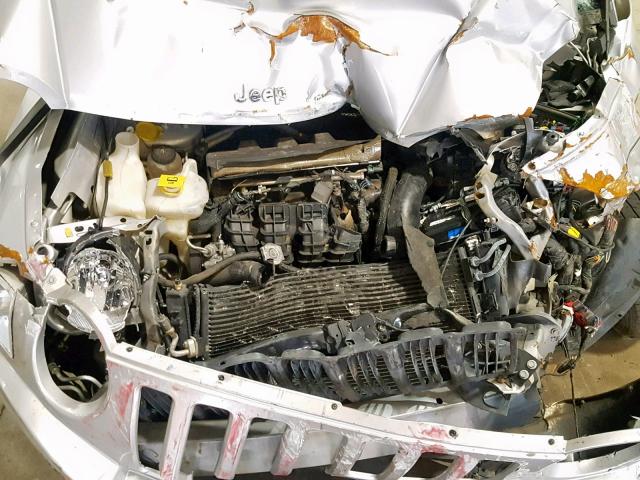 1J8FF47W27D581961 - 2007 JEEP COMPASS SILVER photo 7