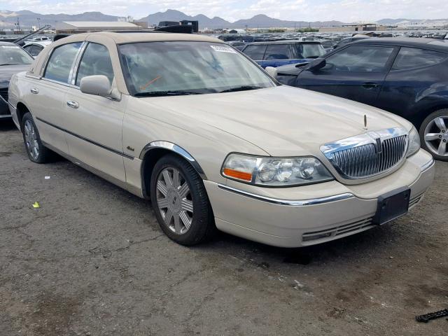 1LNHM83W03Y638501 - 2003 LINCOLN TOWN CAR C BEIGE photo 1