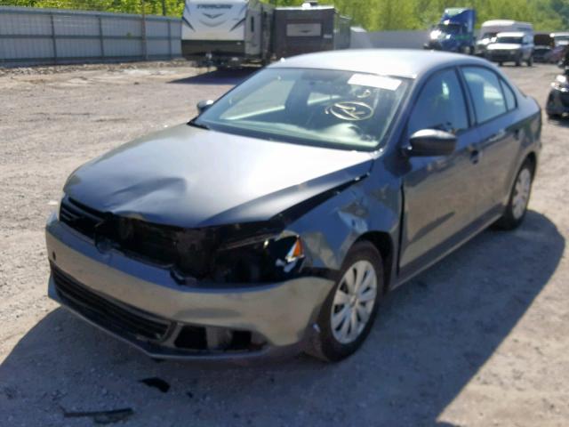 3VW1K7AJ0EM442258 - 2014 VOLKSWAGEN JETTA BASE GRAY photo 2