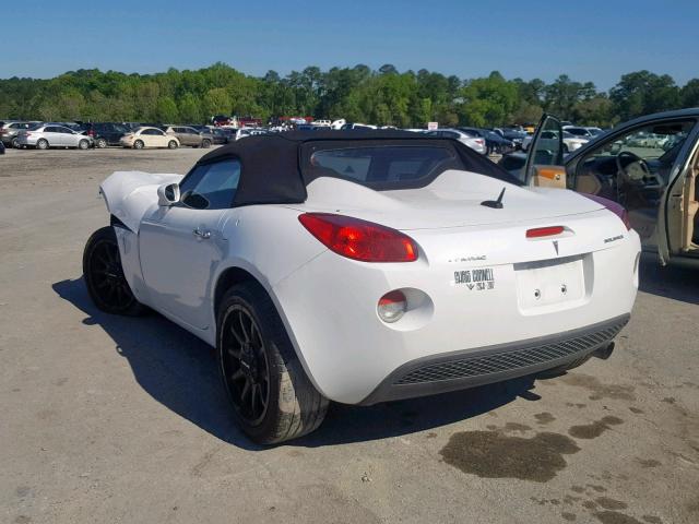 1G2MC35B78Y111070 - 2008 PONTIAC SOLSTICE WHITE photo 3