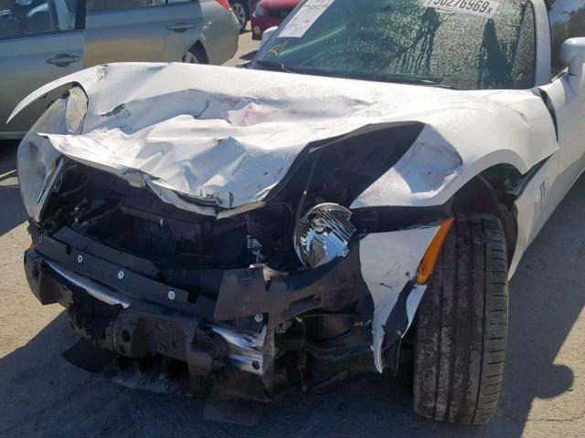 1G2MC35B78Y111070 - 2008 PONTIAC SOLSTICE WHITE photo 9