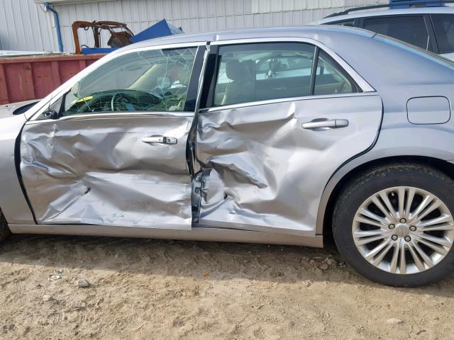 2C3CCARG0EH298079 - 2014 CHRYSLER 300 SILVER photo 9