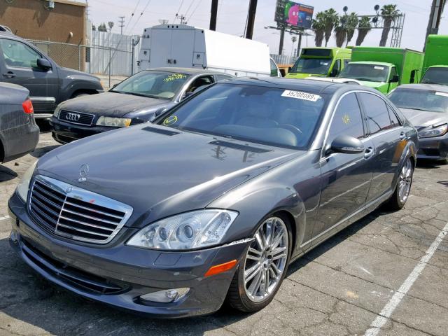 WDDNG71X27A033372 - 2007 MERCEDES-BENZ S 550 GRAY photo 2