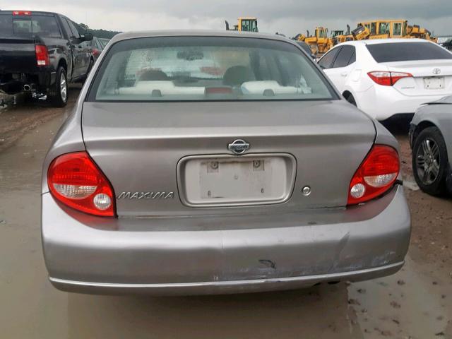 JN1CA31D81T627335 - 2001 NISSAN MAXIMA GXE TAN photo 9