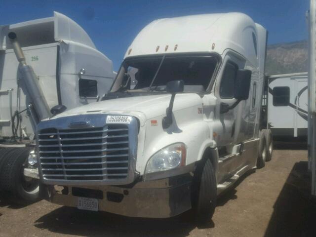 3AKJGLD54GSGY0906 - 2016 FREIGHTLINER CASCADIA 1 WHITE photo 2