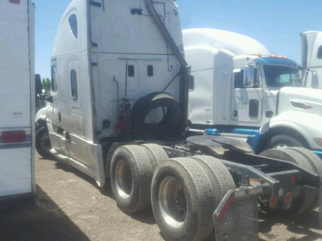 3AKJGLD54GSGY0906 - 2016 FREIGHTLINER CASCADIA 1 WHITE photo 3