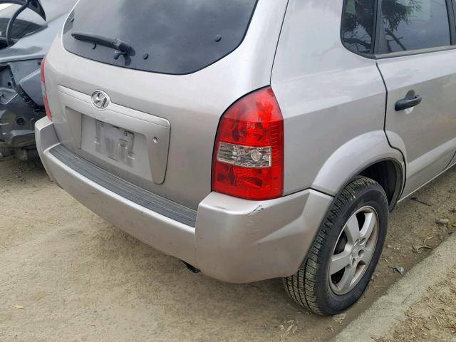 KM8JM12B15U211779 - 2005 HYUNDAI TUCSON GL SILVER photo 9