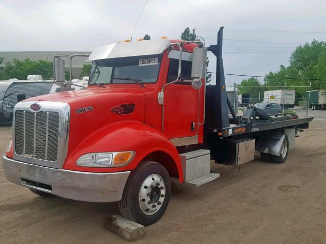 2NPLHD6H86M885661 - 2006 PETERBILT 335 RED photo 2