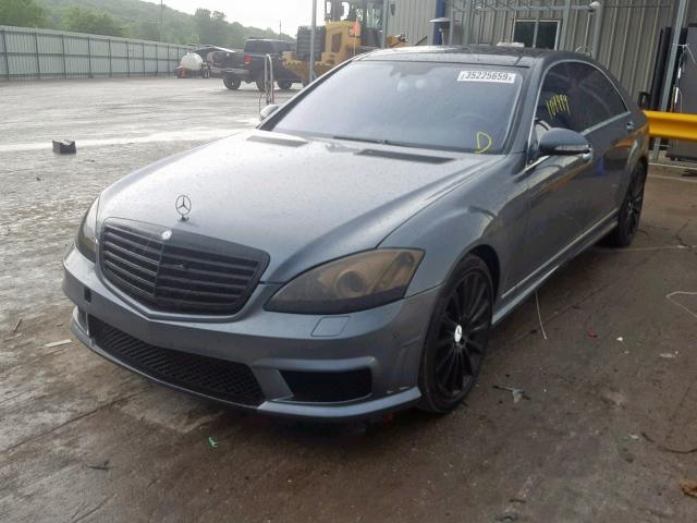 WDDNG71X38A197652 - 2008 MERCEDES-BENZ S 550 GRAY photo 2