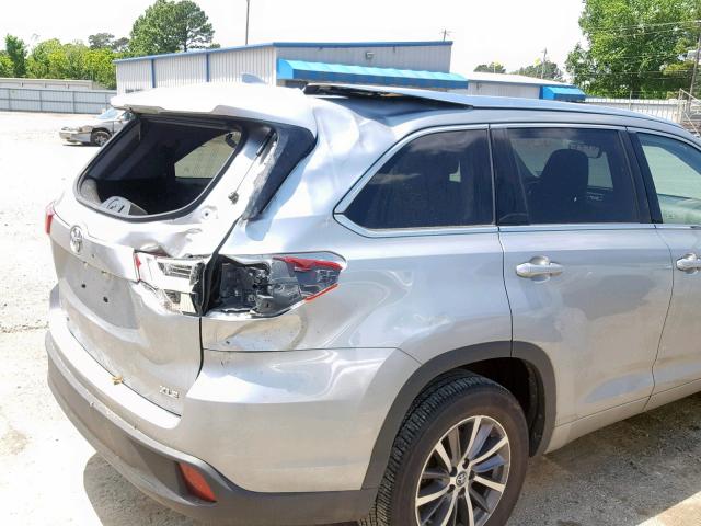 5TDKZRFH1JS282521 - 2018 TOYOTA HIGHLANDER SILVER photo 9