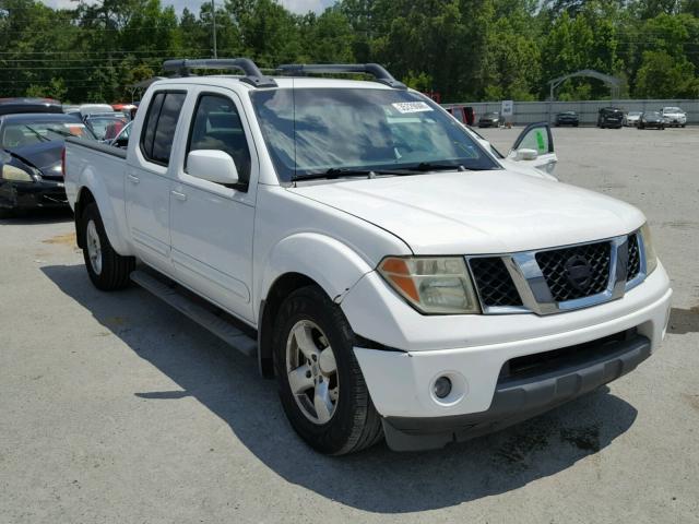 1N6AD09U77C427812 - 2007 NISSAN FRONTIER C WHITE photo 1