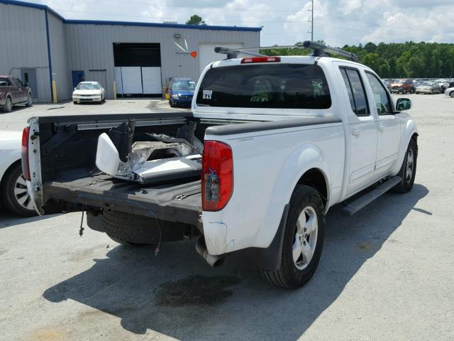 1N6AD09U77C427812 - 2007 NISSAN FRONTIER C WHITE photo 4