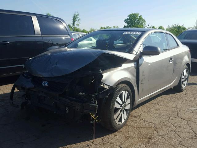 KNAFU6A21D5674746 - 2013 KIA FORTE EX GRAY photo 2