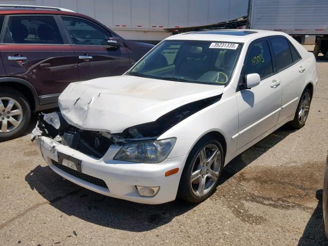 JTHBD192320058323 - 2002 LEXUS IS 300 WHITE photo 2